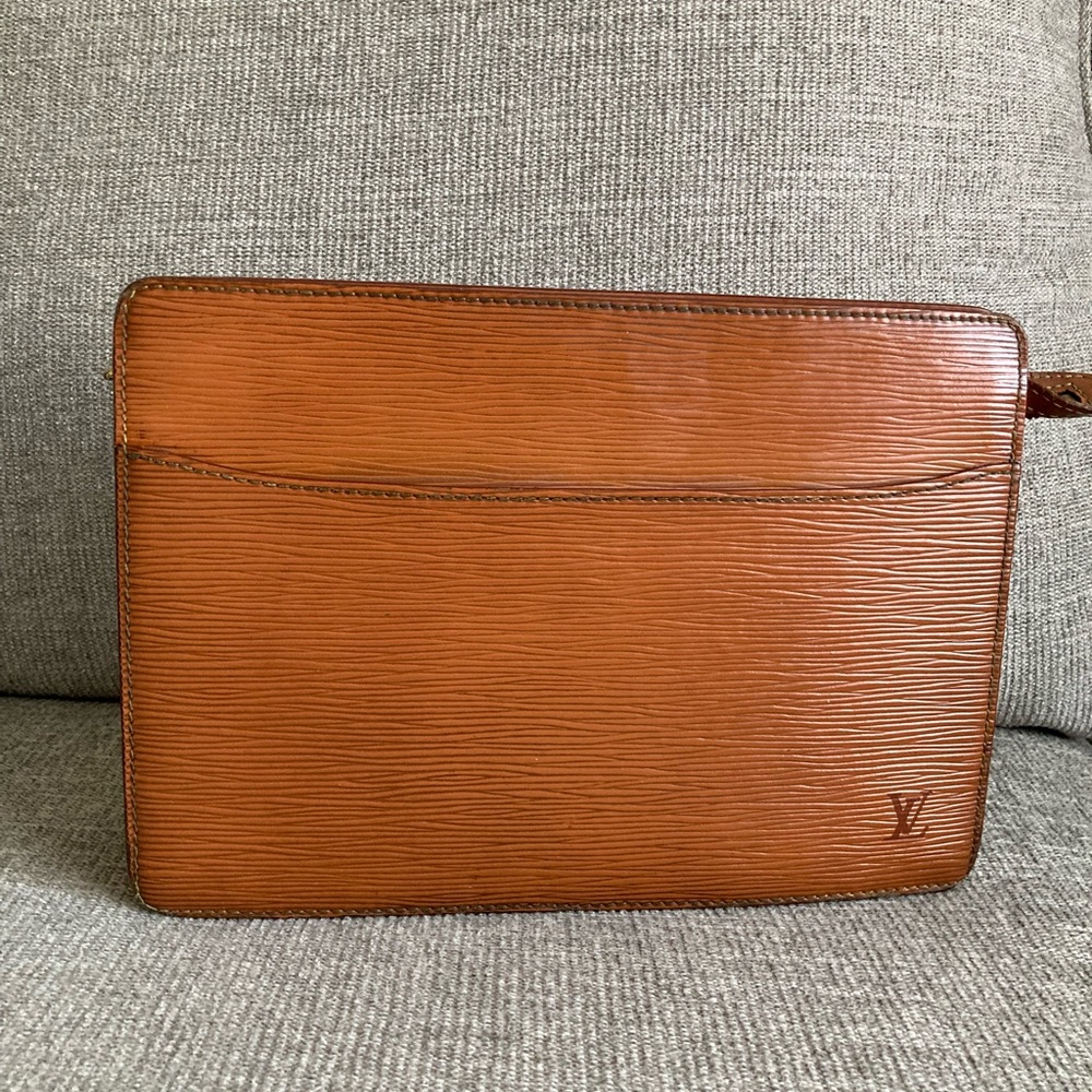 Auth Louis Vuitton Clutch